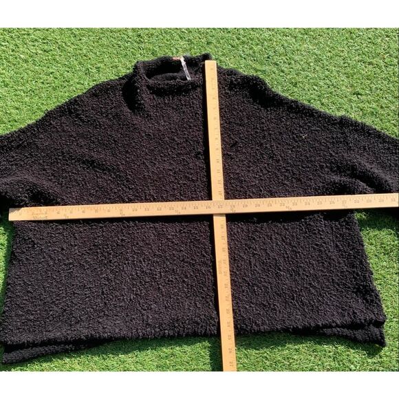 Free People Textured Cuddle Up black Oversize Sweater sz M - Picture 8 of 10